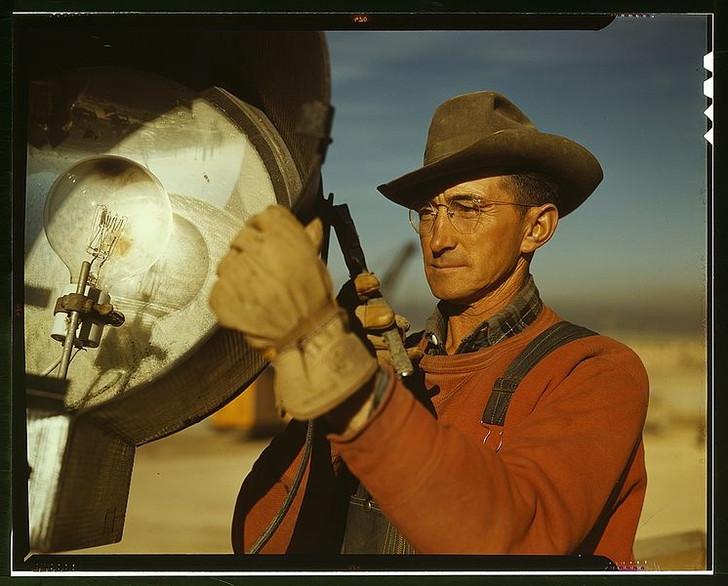 Old Style Floodlight 1942